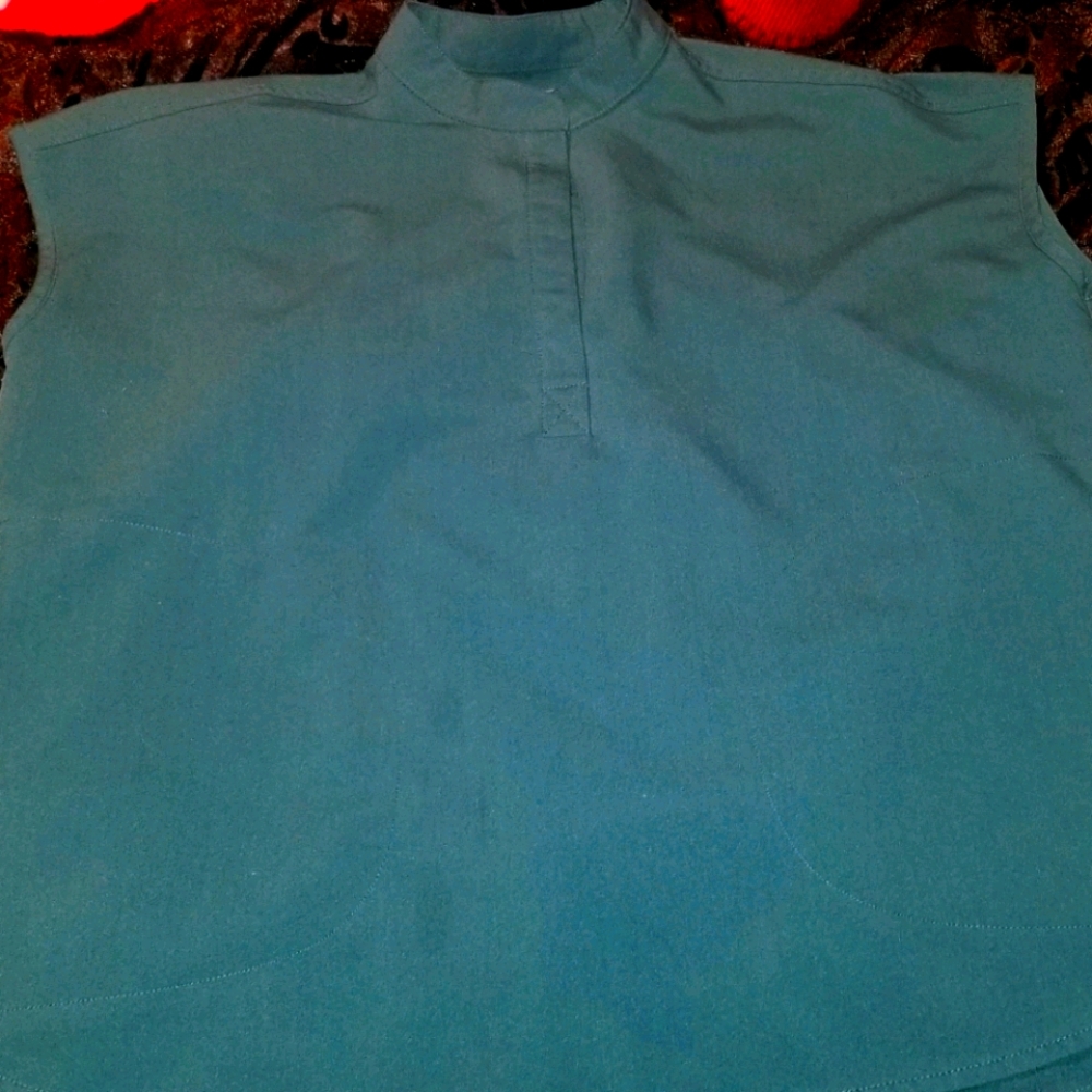 Figs Scrub top